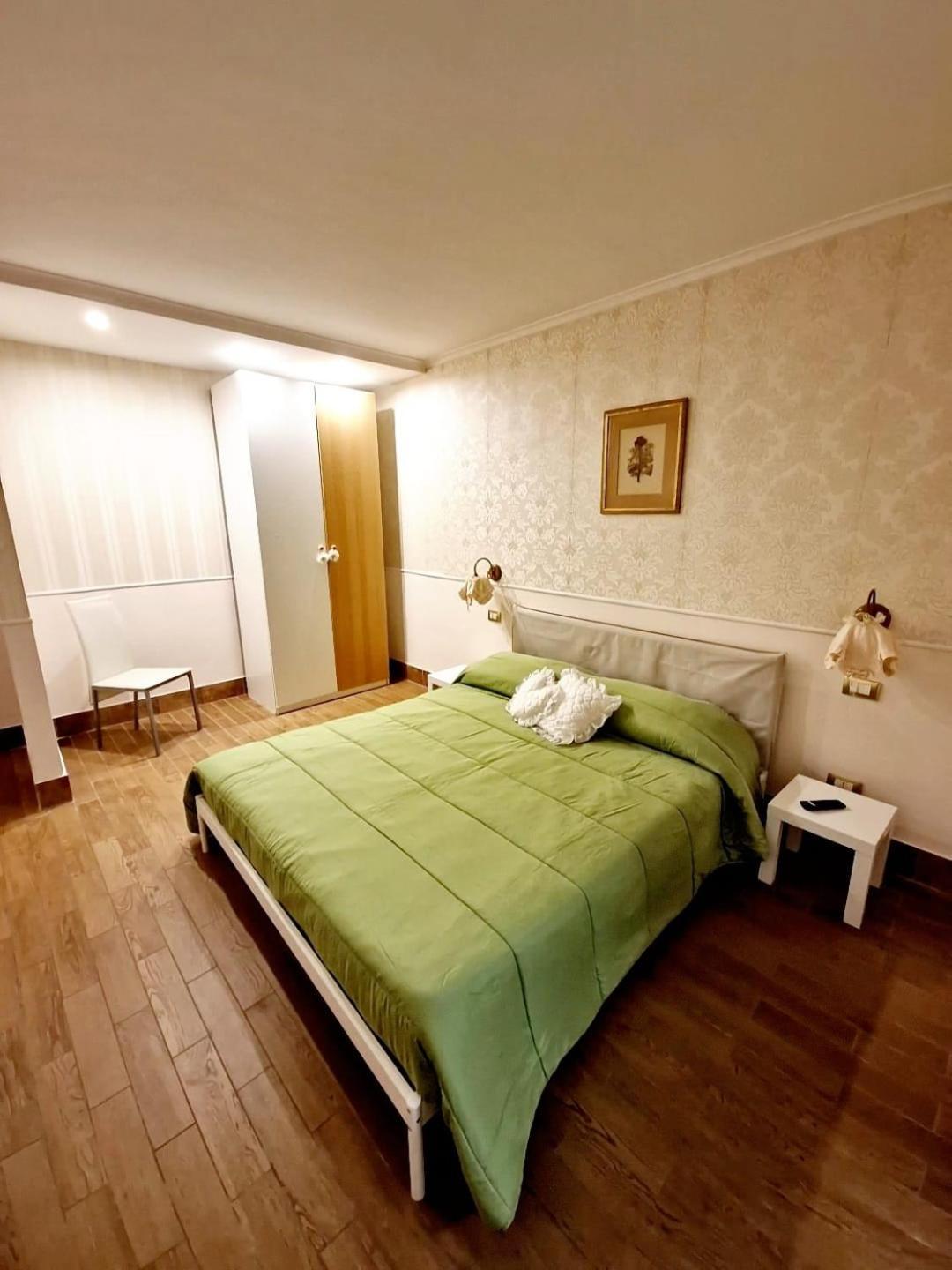 Fuga A Napoli Apartment Exterior photo