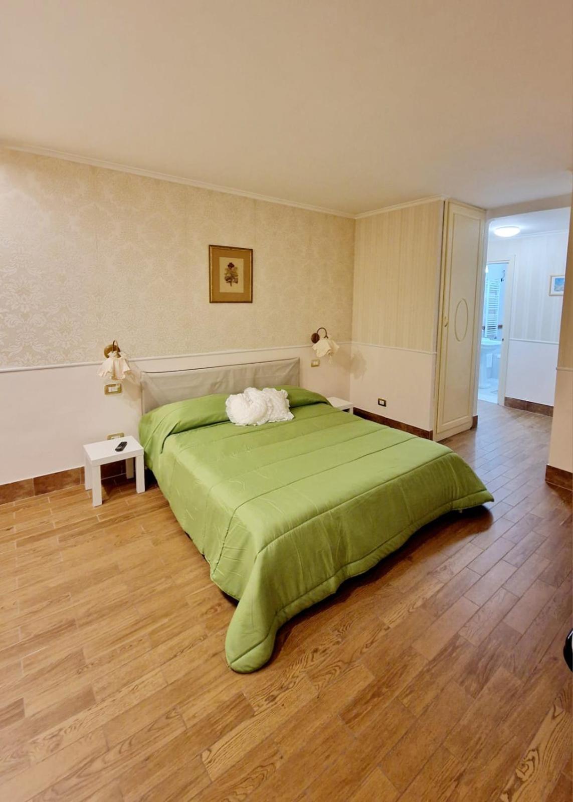 Fuga A Napoli Apartment Exterior photo